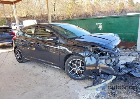 2015 Ford Focus Se z USA, uszkodzony, nr VIN 1FADP3K24FL291774